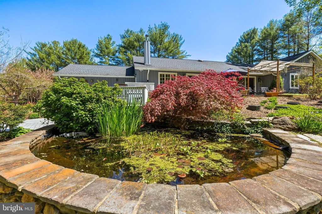 Image 93 of property listing at 13928 GREEN BRANCH DR, Phoenix, MD 21131