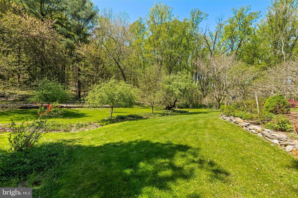 Image 97 of property listing at 13928 GREEN BRANCH DR, Phoenix, MD 21131