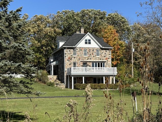 S16W32772 Highway 18, Delafield, WI 53018
