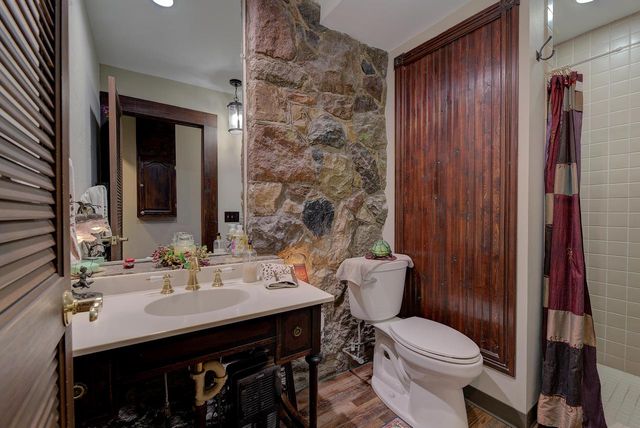 S16W32772 Highway 18, Delafield, WI 53018