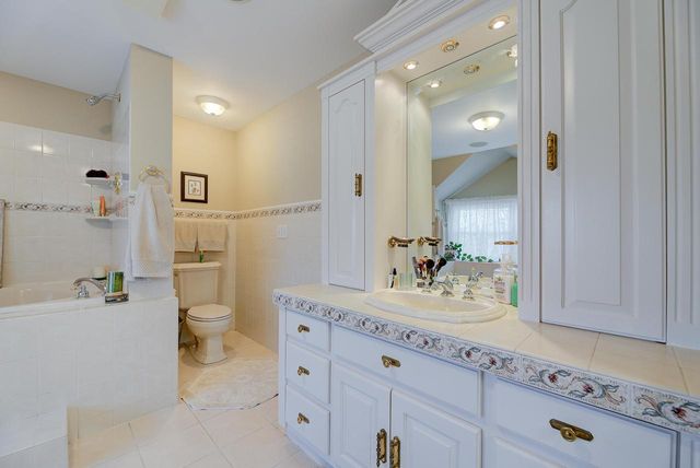 S16W32772 Highway 18, Delafield, WI 53018