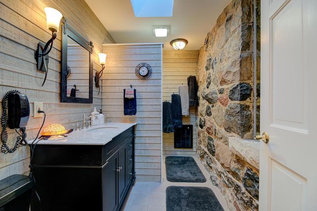 S16W32772 Highway 18, Delafield, WI 53018
