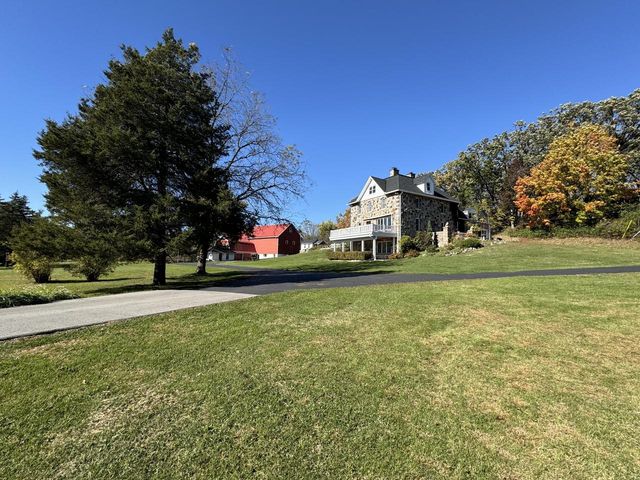S16W32772 Highway 18, Delafield, WI 53018