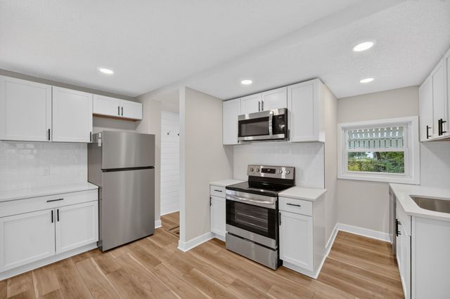 2511 Garfield Avenue, Des Moines, IA 50317