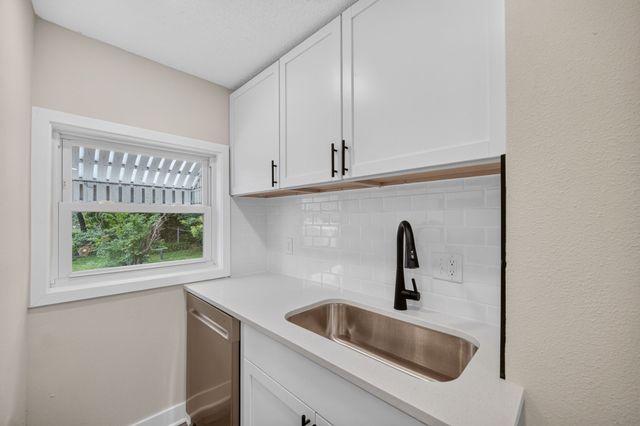 2511 Garfield Avenue, Des Moines, IA 50317