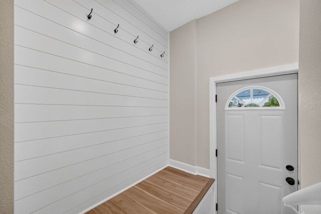 2511 Garfield Avenue, Des Moines, IA 50317