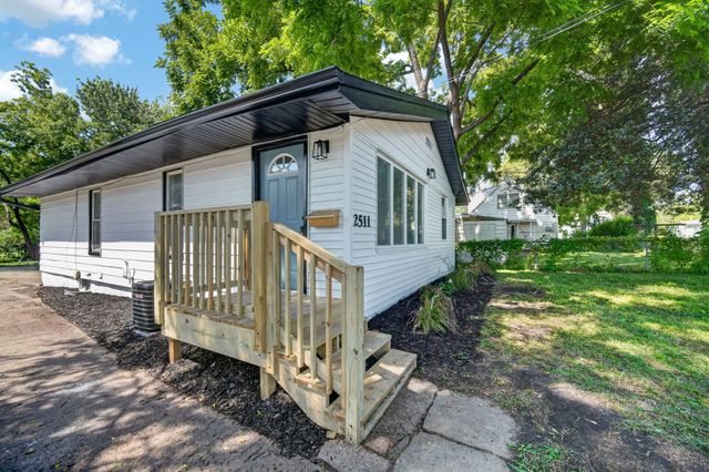 2511 Garfield Avenue, Des Moines, IA 50317