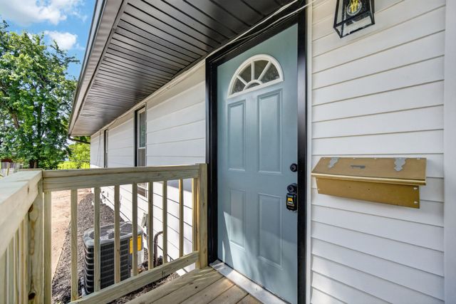 2511 Garfield Avenue, Des Moines, IA 50317