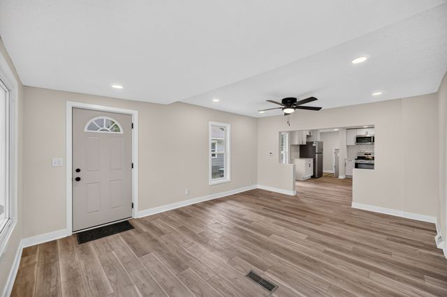 2511 Garfield Avenue, Des Moines, IA 50317