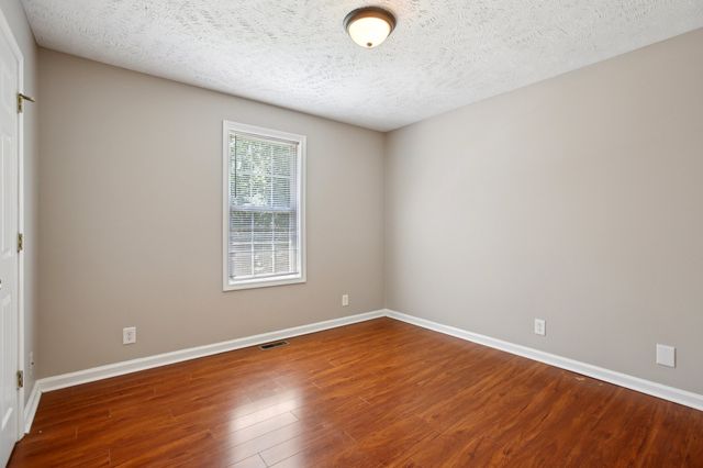 2105 Ferry Rd, Clarksville, TN 37040