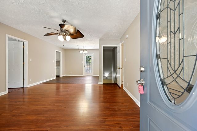 2105 Ferry Rd, Clarksville, TN 37040