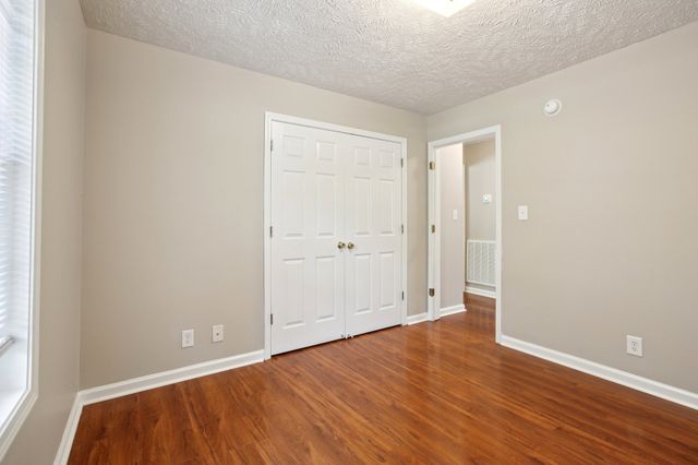 2105 Ferry Rd, Clarksville, TN 37040