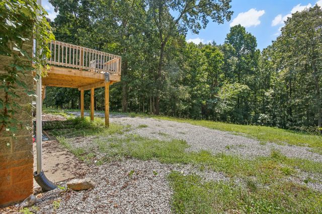 2105 Ferry Rd, Clarksville, TN 37040