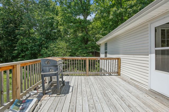 2105 Ferry Rd, Clarksville, TN 37040