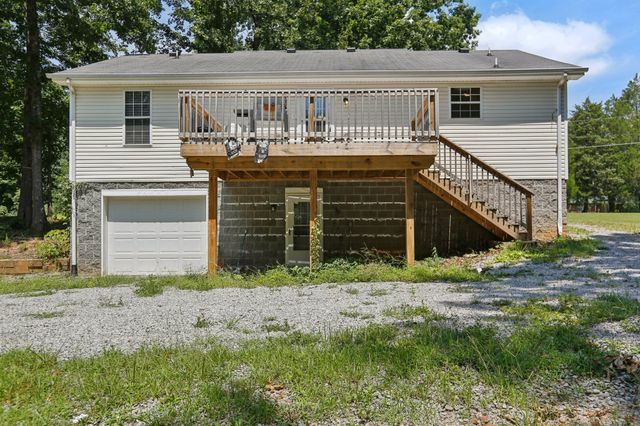 2105 Ferry Rd, Clarksville, TN 37040