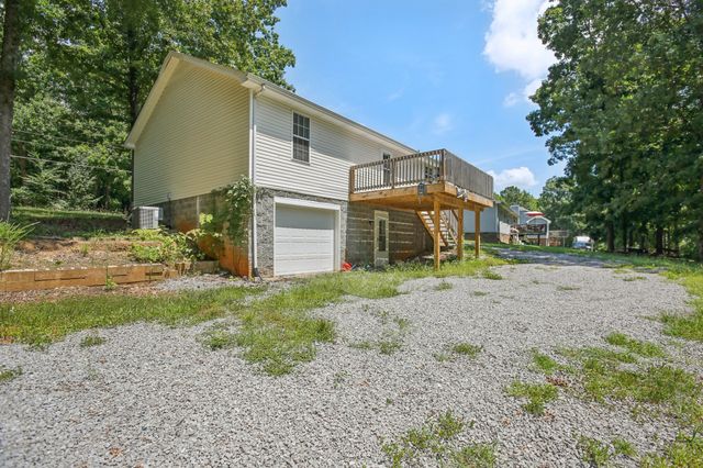 2105 Ferry Rd, Clarksville, TN 37040