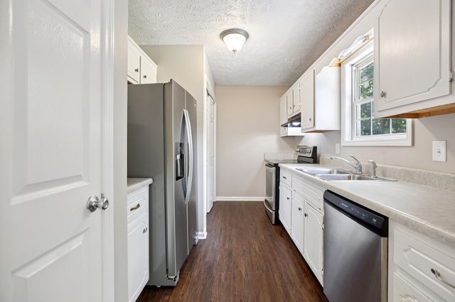 2105 Ferry Rd, Clarksville, TN 37040