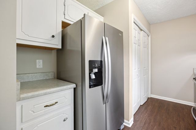 2105 Ferry Rd, Clarksville, TN 37040