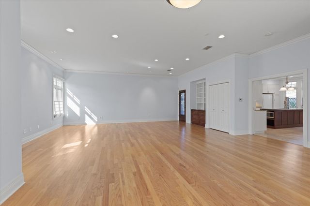 2202 Robbinwood Lane, Longview, TX 75601