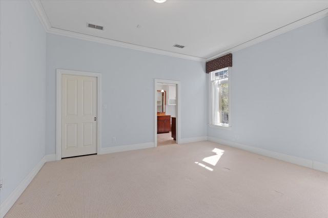 2202 Robbinwood Lane, Longview, TX 75601