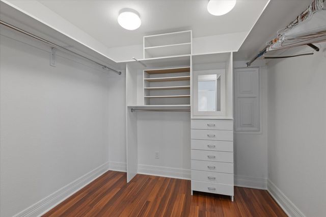 2202 Robbinwood Lane, Longview, TX 75601