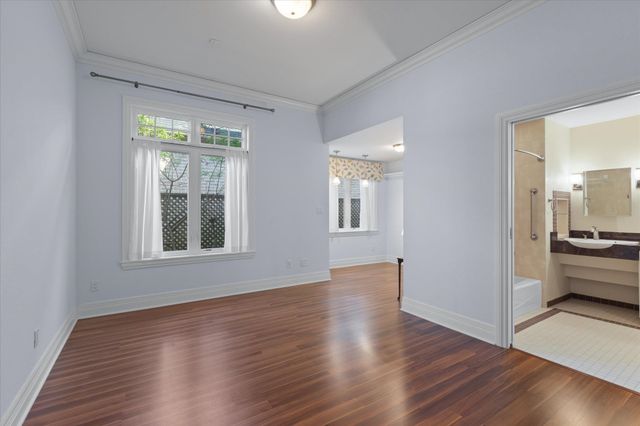 2202 Robbinwood Lane, Longview, TX 75601