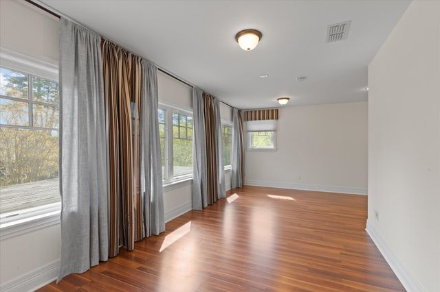 2202 Robbinwood Lane, Longview, TX 75601