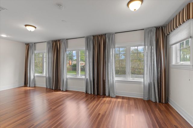 2202 Robbinwood Lane, Longview, TX 75601