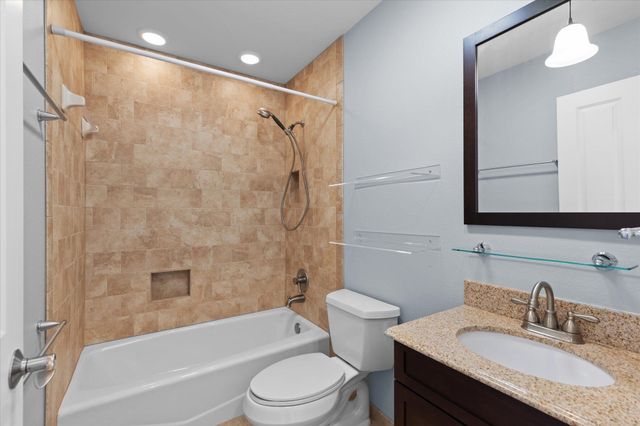 2202 Robbinwood Lane, Longview, TX 75601