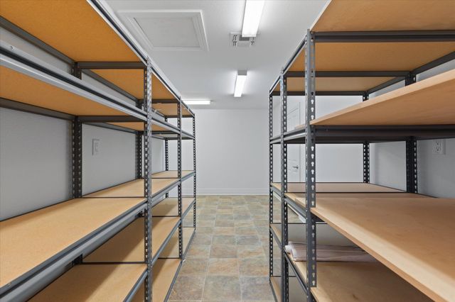 2202 Robbinwood Lane, Longview, TX 75601