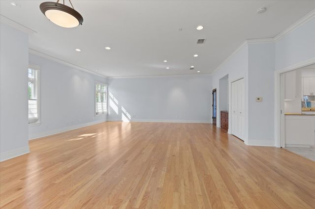 2202 Robbinwood Lane, Longview, TX 75601