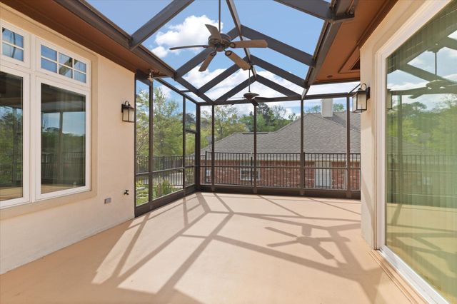 2202 Robbinwood Lane, Longview, TX 75601