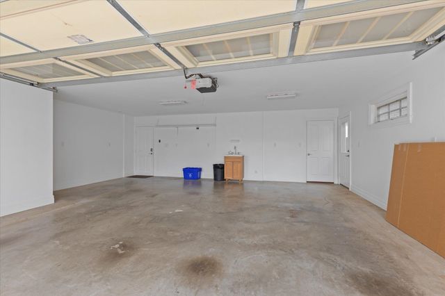 2202 Robbinwood Lane, Longview, TX 75601