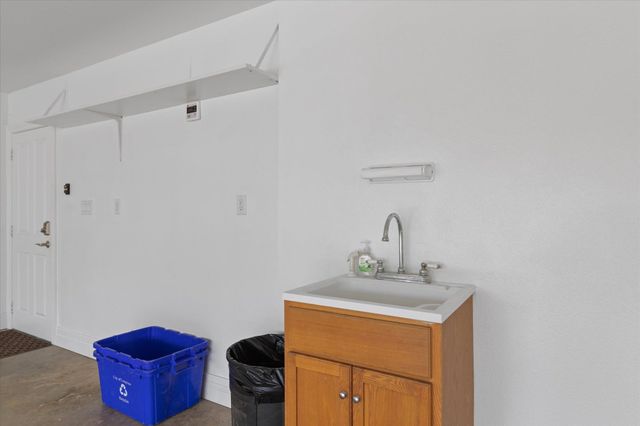 2202 Robbinwood Lane, Longview, TX 75601