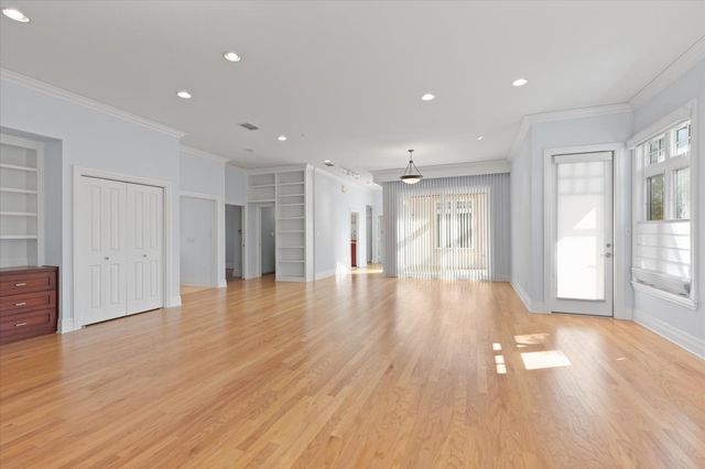 2202 Robbinwood Lane, Longview, TX 75601