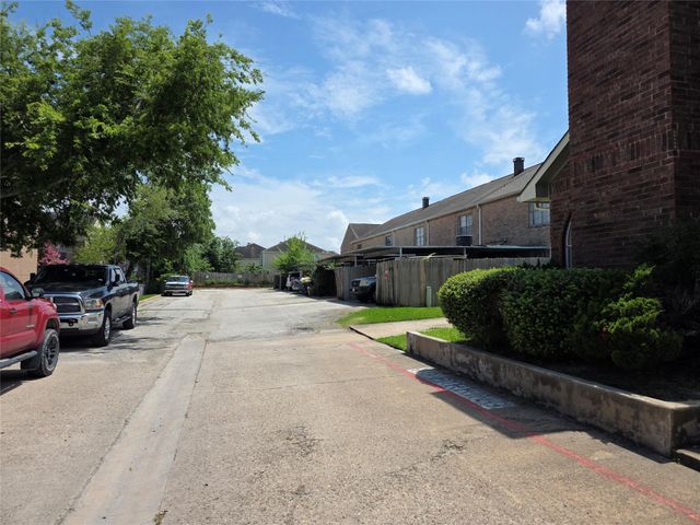 67 E Park West Drive, Houston, TX 77072