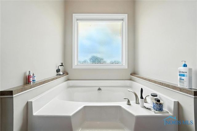 123 Lemoyne Road, Northwood, OH 43619