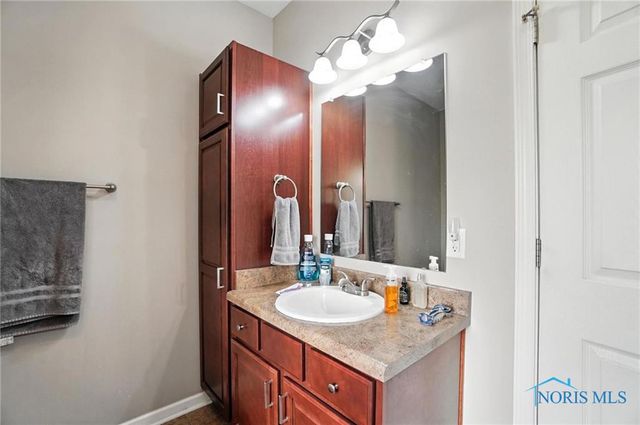 123 Lemoyne Road, Northwood, OH 43619