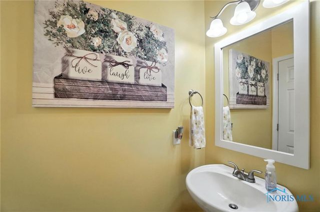 123 Lemoyne Road, Northwood, OH 43619