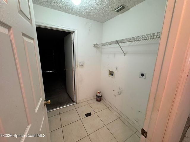 906 Shaw Circle, Melbourne, FL 32940