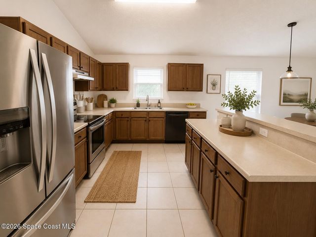 906 Shaw Circle, Melbourne, FL 32940
