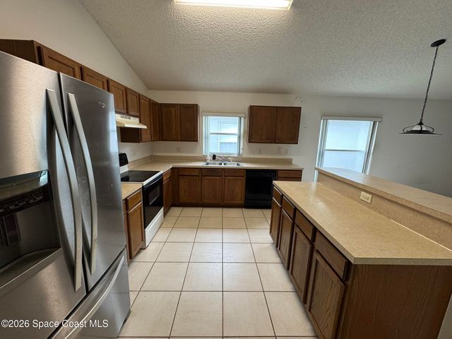 906 Shaw Circle, Melbourne, FL 32940