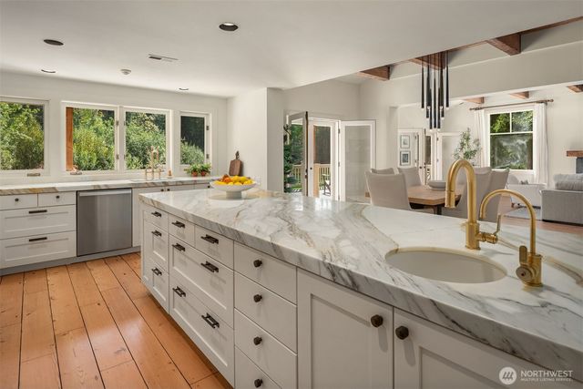 21819 SE 13th Place, Sammamish, WA 98075