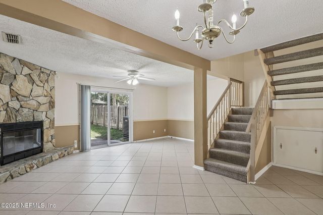 3015 COBBLEWOOD Lane E, Jacksonville, FL 32225