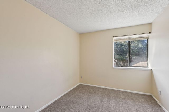 3015 COBBLEWOOD Lane E, Jacksonville, FL 32225