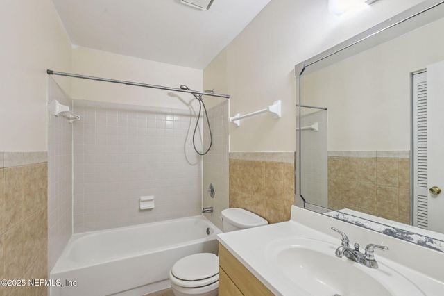 3015 COBBLEWOOD Lane E, Jacksonville, FL 32225