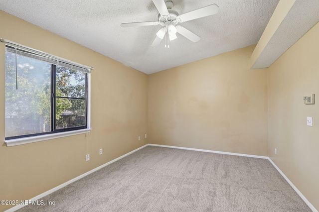 3015 COBBLEWOOD Lane E, Jacksonville, FL 32225
