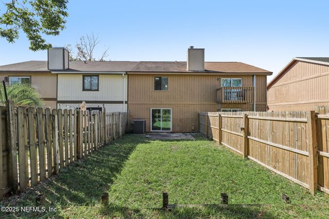 3015 COBBLEWOOD Lane E, Jacksonville, FL 32225