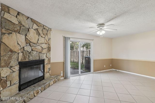 3015 COBBLEWOOD Lane E, Jacksonville, FL 32225