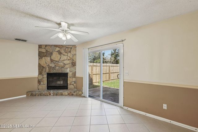 3015 COBBLEWOOD Lane E, Jacksonville, FL 32225